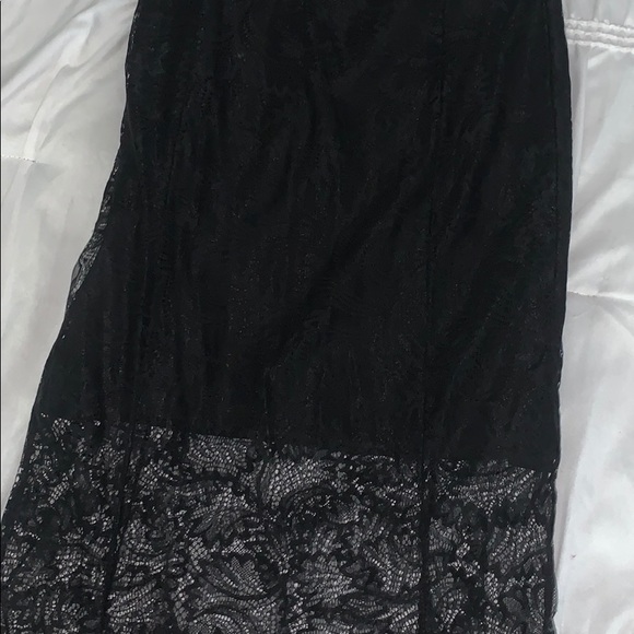 H&M black long lace skirt - Picture 3 of 5